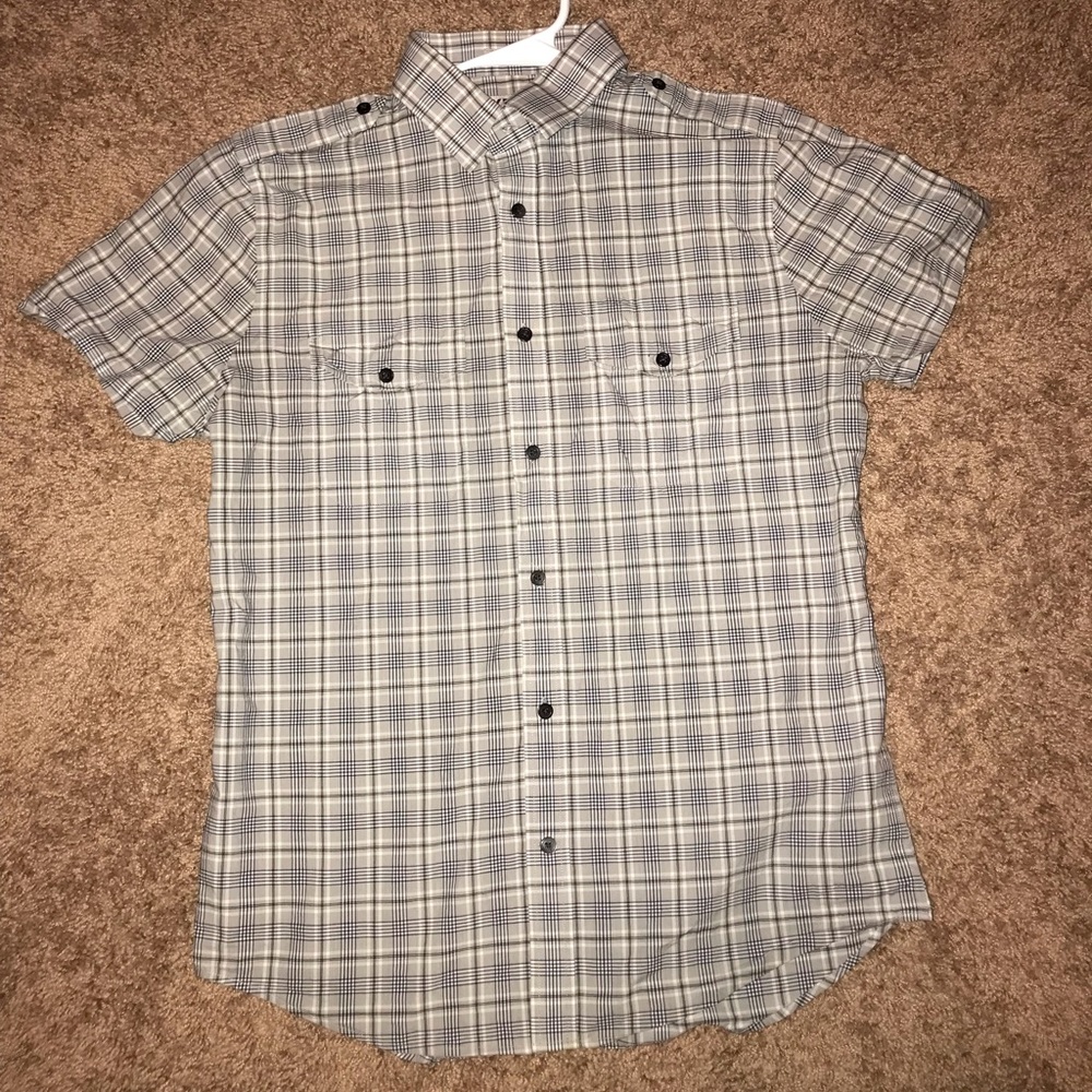 Express short sleeve button up